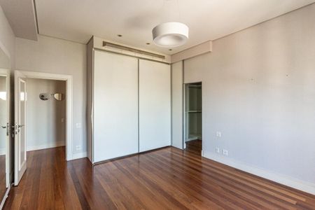 Apartamento à venda com 711m², 5 quartos e 6 vagas Apartamento à venda com 711m², 5 quartos e 6 vagasSuíte 4