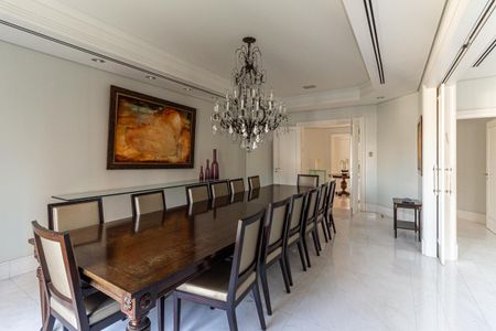 Apartamento à venda com 711m², 5 quartos e 6 vagas Apartamento à venda com 711m², 5 quartos e 6 vagasSala de Jantar 1