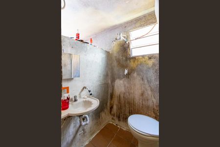 Casa à venda com 140m², 3 quartos e sem vaga Casa à venda com 140m², 3 quartos e sem vagaBanheiro da Suíte