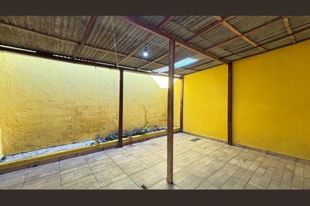 Casa à venda com 91m², 1 quarto e 1 vagaQuintal