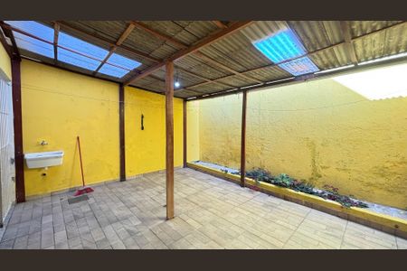 Casa à venda com 91m², 1 quarto e 1 vagaQuintal