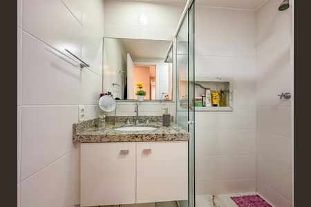 Apartamento à venda com 64m², 2 quartos e 1 vaga Apartamento à venda com 64m², 2 quartos e 1 vagaBanheiro da Suíte