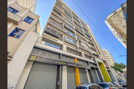 Apartamento à venda com 64m², 2 quartos e 1 vaga Apartamento à venda com 64m², 2 quartos e 1 vagaFachada