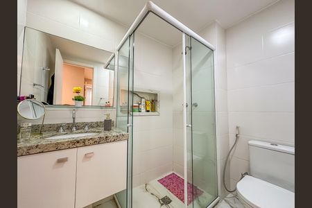 Apartamento à venda com 64m², 2 quartos e 1 vaga Apartamento à venda com 64m², 2 quartos e 1 vagaBanheiro da Suíte