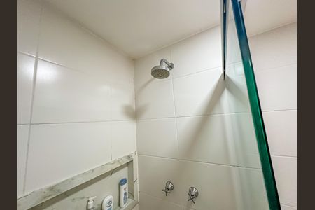Apartamento à venda com 64m², 2 quartos e 1 vaga Apartamento à venda com 64m², 2 quartos e 1 vagaBanheiro