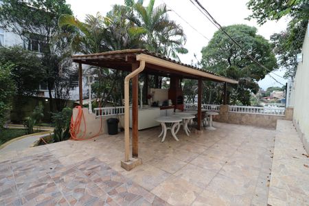 Casa à venda com 240m², 5 quartos e 3 vagasÁrea externa