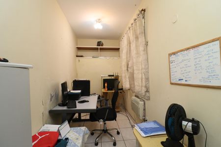 Casa à venda com 240m², 5 quartos e 3 vagasEscritório