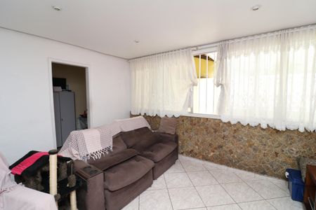 Casa à venda com 240m², 5 quartos e 3 vagasSala