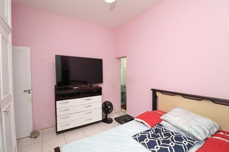 Casa à venda com 240m², 5 quartos e 3 vagasSuíte