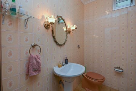Casa à venda com 310m², 3 quartos e 2 vagas Casa à venda com 310m², 3 quartos e 2 vagasLavabo
