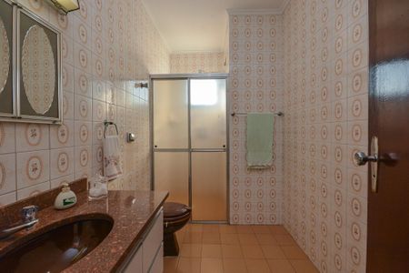 Casa à venda com 310m², 3 quartos e 2 vagas Casa à venda com 310m², 3 quartos e 2 vagasBanheiro Social