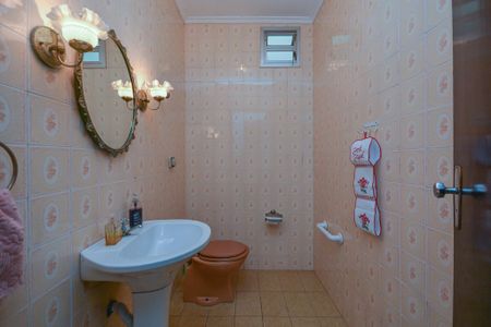 Casa à venda com 310m², 3 quartos e 2 vagas Casa à venda com 310m², 3 quartos e 2 vagasLavabo