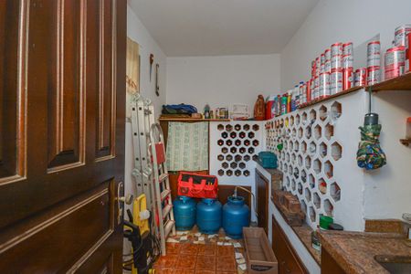 Casa à venda com 310m², 3 quartos e 2 vagas Casa à venda com 310m², 3 quartos e 2 vagasAdega