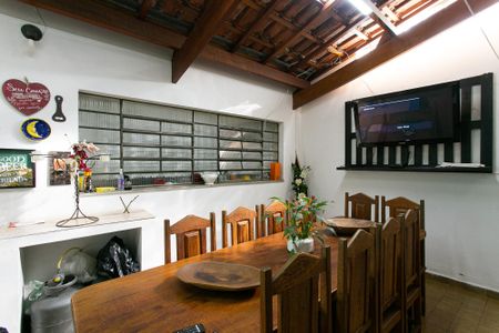 Casa à venda com 156m², 3 quartos e 3 vagas Casa à venda com 156m², 3 quartos e 3 vagasQuintal