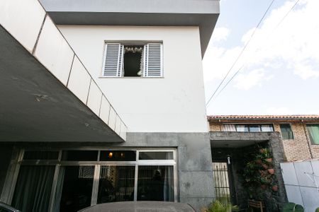 Casa à venda com 156m², 3 quartos e 3 vagas Casa à venda com 156m², 3 quartos e 3 vagasFachada