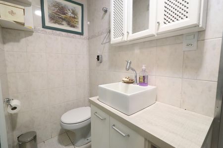 Apartamento à venda com 77m², 2 quartos e 1 vagaBanheiro Social