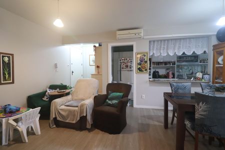 Apartamento à venda com 77m², 2 quartos e 1 vagaSala