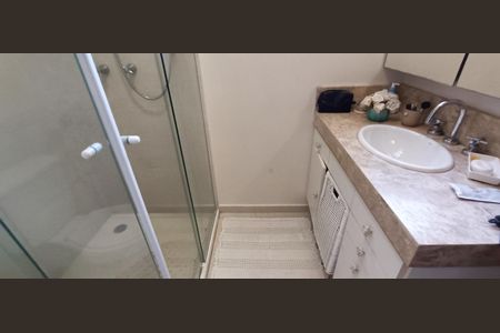 Casa à venda com 300m², 3 quartos e 3 vagasBanheiro da Suíte