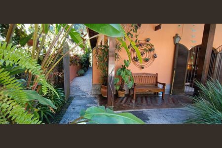 Casa à venda com 300m², 3 quartos e 3 vagasFachada