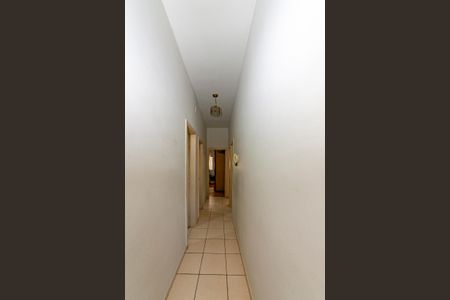 Casa à venda com 420m², 3 quartos e 11 vagas Casa à venda com 420m², 3 quartos e 11 vagasCorredor