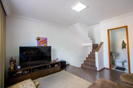 Casa à venda com 125m², 3 quartos e 4 vagas Casa à venda com 125m², 3 quartos e 4 vagasSala