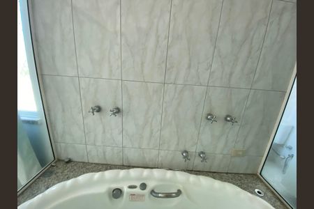 Apartamento à venda com 154m², 3 quartos e 2 vagas Apartamento à venda com 154m², 3 quartos e 2 vagasBanheiro da Suíte 2