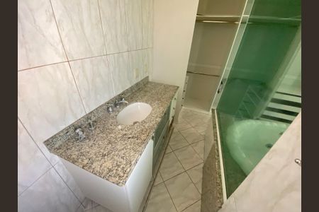 Apartamento à venda com 154m², 3 quartos e 2 vagas Apartamento à venda com 154m², 3 quartos e 2 vagasBanheiro da Suíte 2