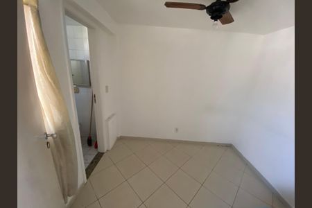 Apartamento à venda com 154m², 3 quartos e 2 vagas Apartamento à venda com 154m², 3 quartos e 2 vagasQuarto de Serviço