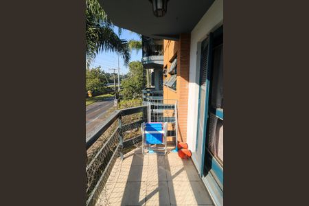 Apartamento à venda com 85m², 3 quartos e sem vaga Apartamento à venda com 85m², 3 quartos e sem vagaSacada da sala