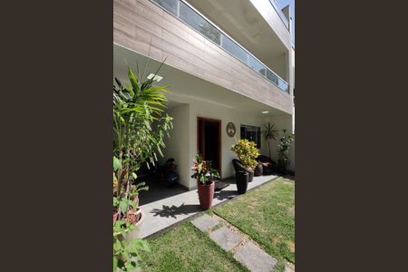 Casa de condomínio à venda com 215m², 3 quartos e 2 vagas Casa de condomínio à venda com 215m², 3 quartos e 2 vagasÁrea comum