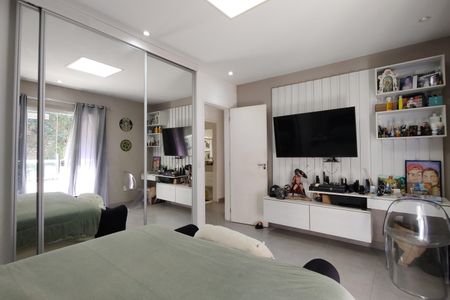 Casa de condomínio à venda com 215m², 3 quartos e 2 vagas Casa de condomínio à venda com 215m², 3 quartos e 2 vagasSuíte