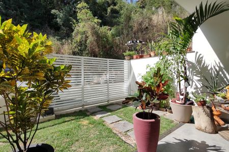 Casa de condomínio à venda com 215m², 3 quartos e 2 vagas Casa de condomínio à venda com 215m², 3 quartos e 2 vagasGaragem