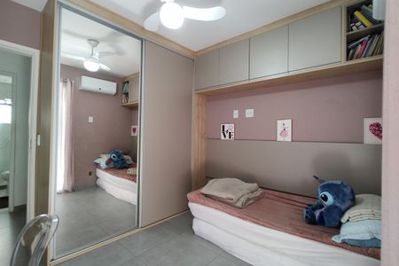 Casa de condomínio à venda com 215m², 3 quartos e 2 vagas Casa de condomínio à venda com 215m², 3 quartos e 2 vagasQuarto 3