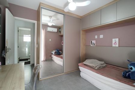 Casa de condomínio à venda com 215m², 3 quartos e 2 vagas Casa de condomínio à venda com 215m², 3 quartos e 2 vagasQuarto 3