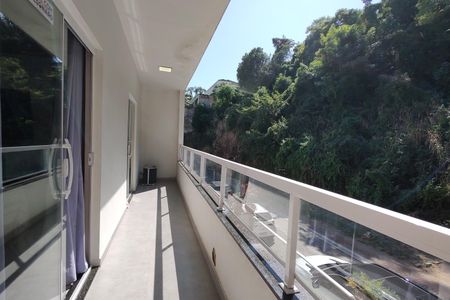 Casa de condomínio à venda com 215m², 3 quartos e 2 vagas Casa de condomínio à venda com 215m², 3 quartos e 2 vagasVaranda dos Quartos