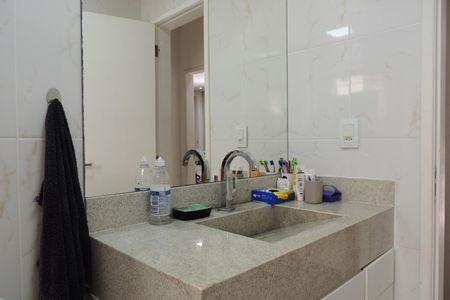 Casa de condomínio à venda com 215m², 3 quartos e 2 vagasBanheiro Social