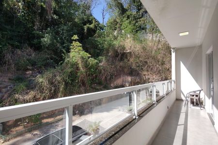 Casa de condomínio à venda com 215m², 3 quartos e 2 vagas Casa de condomínio à venda com 215m², 3 quartos e 2 vagasVaranda dos Quartos