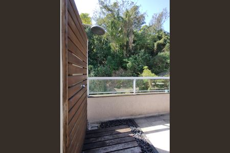 Casa de condomínio à venda com 215m², 3 quartos e 2 vagasTerraço