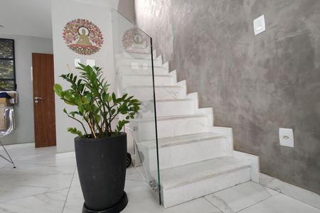 Casa de condomínio à venda com 215m², 3 quartos e 2 vagas Casa de condomínio à venda com 215m², 3 quartos e 2 vagasSala