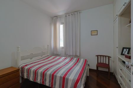 Apartamento à venda com 135m², 3 quartos e 2 vagas Apartamento à venda com 135m², 3 quartos e 2 vagasQuarto 1