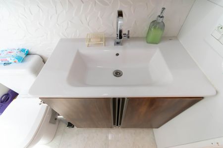 Apartamento à venda com 64m², 3 quartos e 1 vaga Apartamento à venda com 64m², 3 quartos e 1 vagaBanheiro