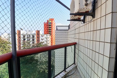 Apartamento para alugar com 300m², 3 quartos e 3 vagas Apartamento para alugar com 300m², 3 quartos e 3 vagasVaranda