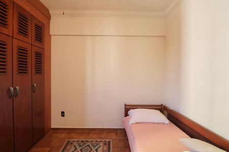 Apartamento para alugar com 300m², 3 quartos e 3 vagas Apartamento para alugar com 300m², 3 quartos e 3 vagasQuarto