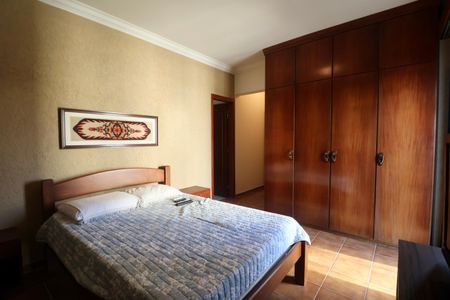 Apartamento para alugar com 300m², 3 quartos e 3 vagas Apartamento para alugar com 300m², 3 quartos e 3 vagasQuarto Suíte