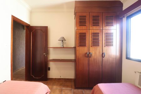 Apartamento para alugar com 300m², 3 quartos e 3 vagas Apartamento para alugar com 300m², 3 quartos e 3 vagasQuarto 2