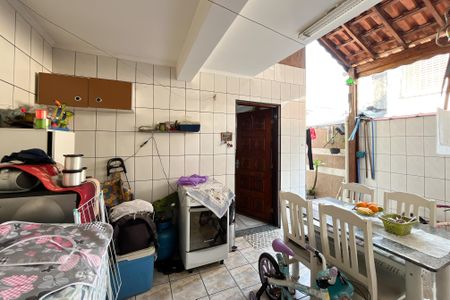 Casa à venda com 100m², 3 quartos e 2 vagas Casa à venda com 100m², 3 quartos e 2 vagasQuintal