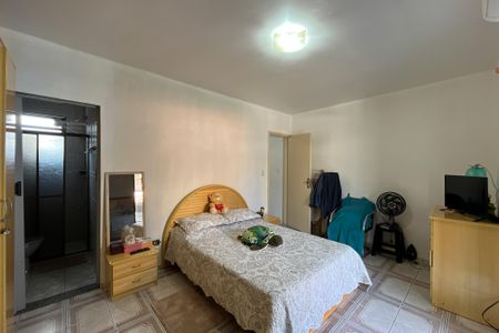 Casa à venda com 100m², 3 quartos e 2 vagas Casa à venda com 100m², 3 quartos e 2 vagasSuíte