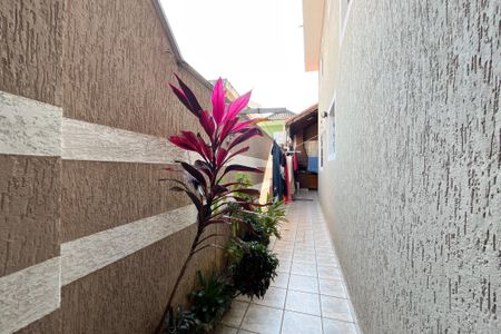 Casa à venda com 100m², 3 quartos e 2 vagas Casa à venda com 100m², 3 quartos e 2 vagasQuintal