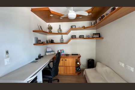 Apartamento à venda com 304m², 3 quartos e 3 vagasEscritório