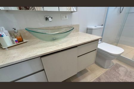 Apartamento à venda com 304m², 3 quartos e 3 vagasBanheiro quarto 1